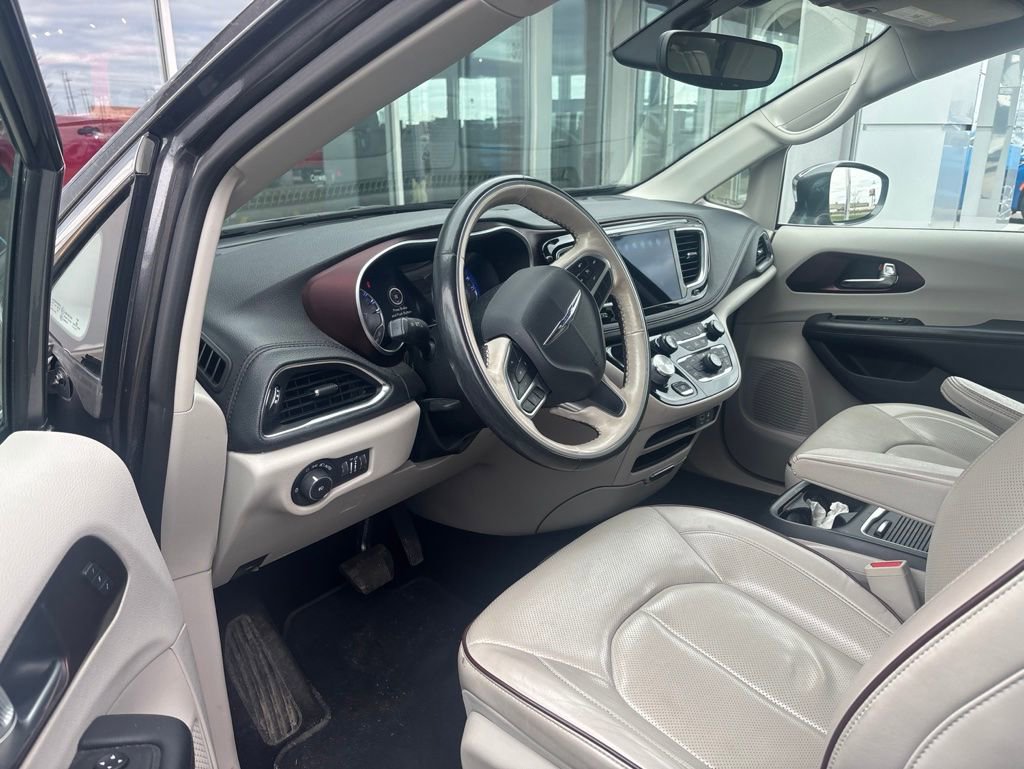Used 2019 Chrysler Pacifica Limited FWD image 8