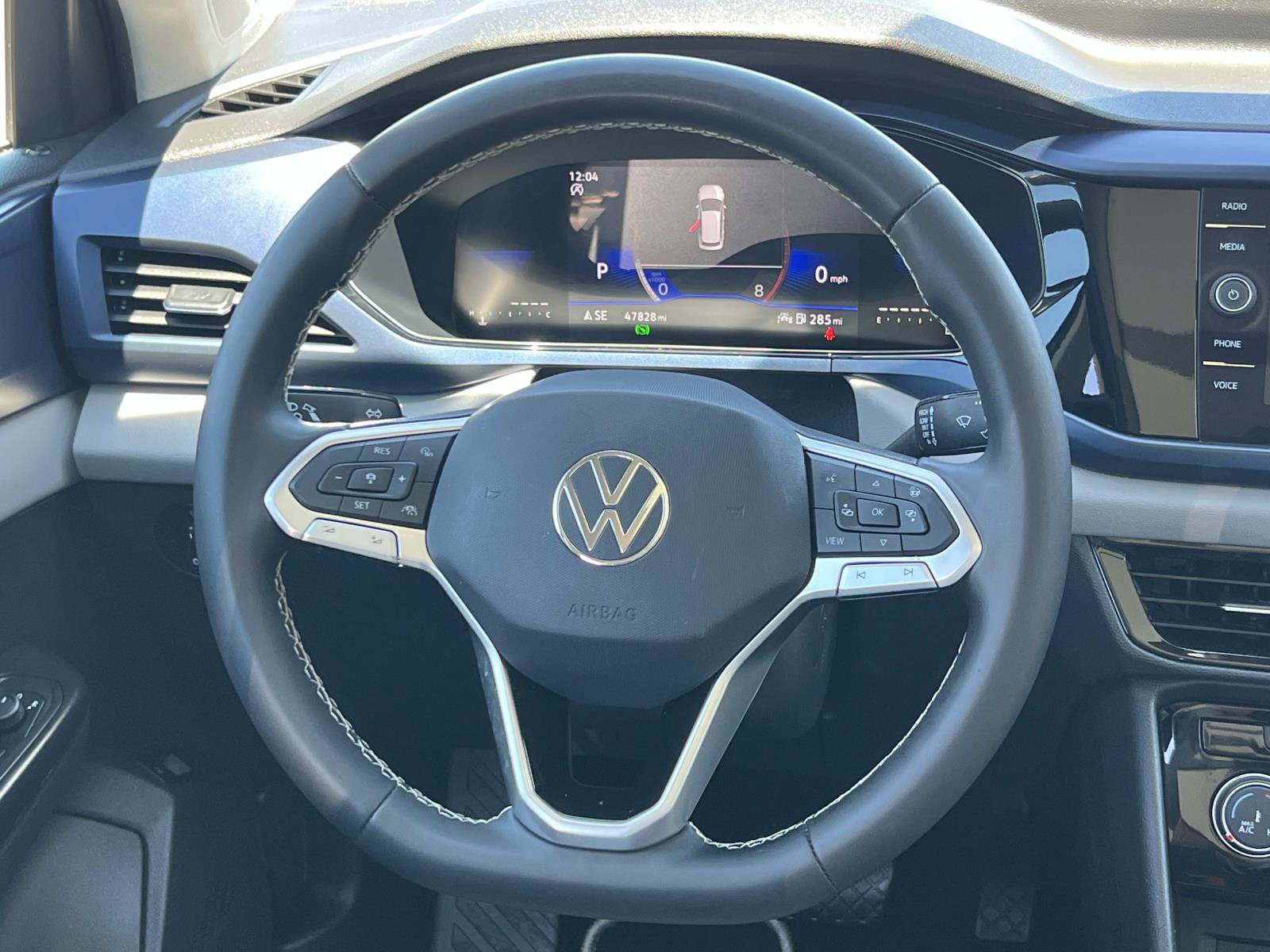 Certified 2023 Volkswagen Taos SE w/ Panoramic Sunroof Package FWD image 8