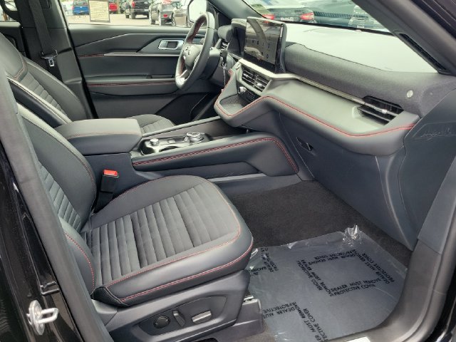 Used 2026 Ford Explorer ST-Line w/ ST-Line Street Pack RWD image 16