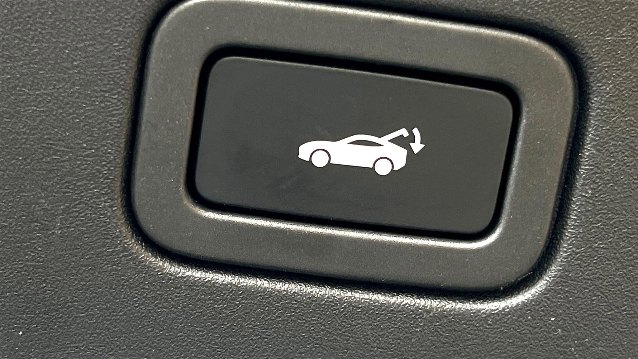 Used 2016 Jaguar F-TYPE S image 43