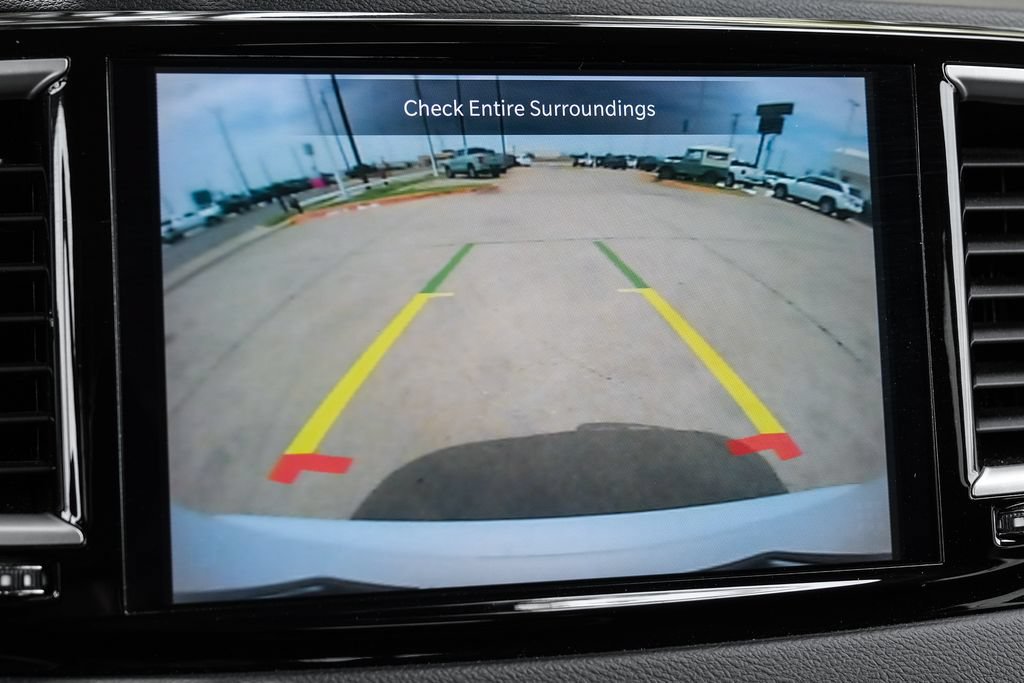Used 2024 Chrysler Pacifica Touring-L FWD image 30