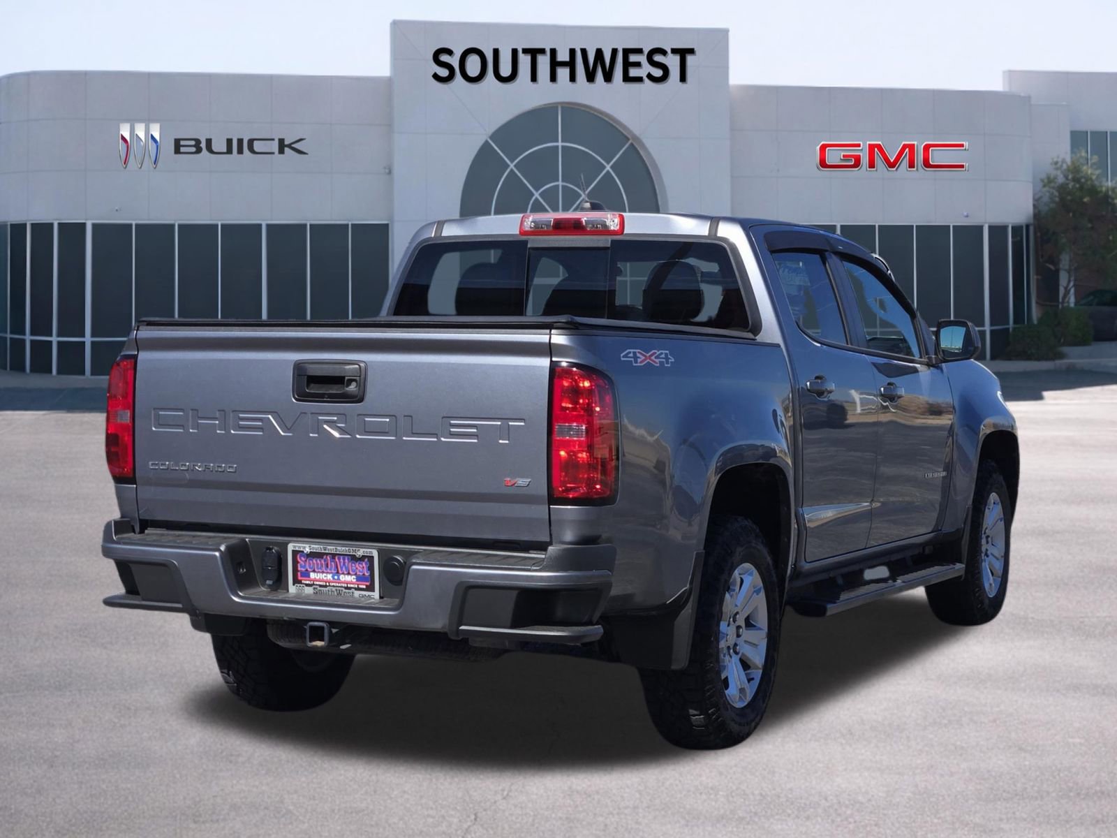 Used 2021 Chevrolet Colorado LT w/ LT Convenience Package image 5