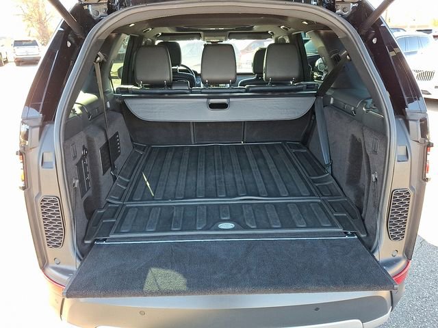 Used 2020 Land Rover Discovery HSE image 25
