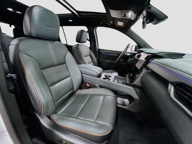 Used 2025 GMC Acadia AT4 w/ Luxury Package AWD/4WD image 33