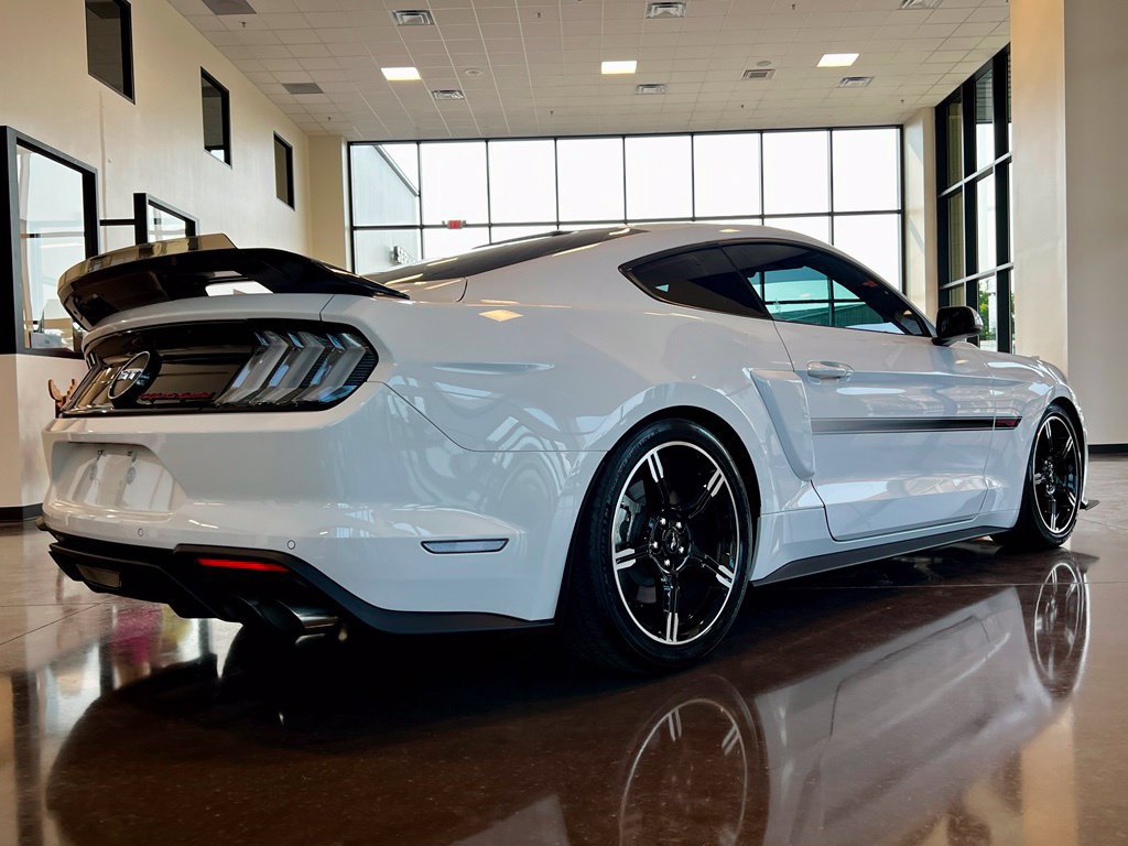 Used 2019 Ford Mustang GT Premium w/ Equipment Group 401A RWD image 3