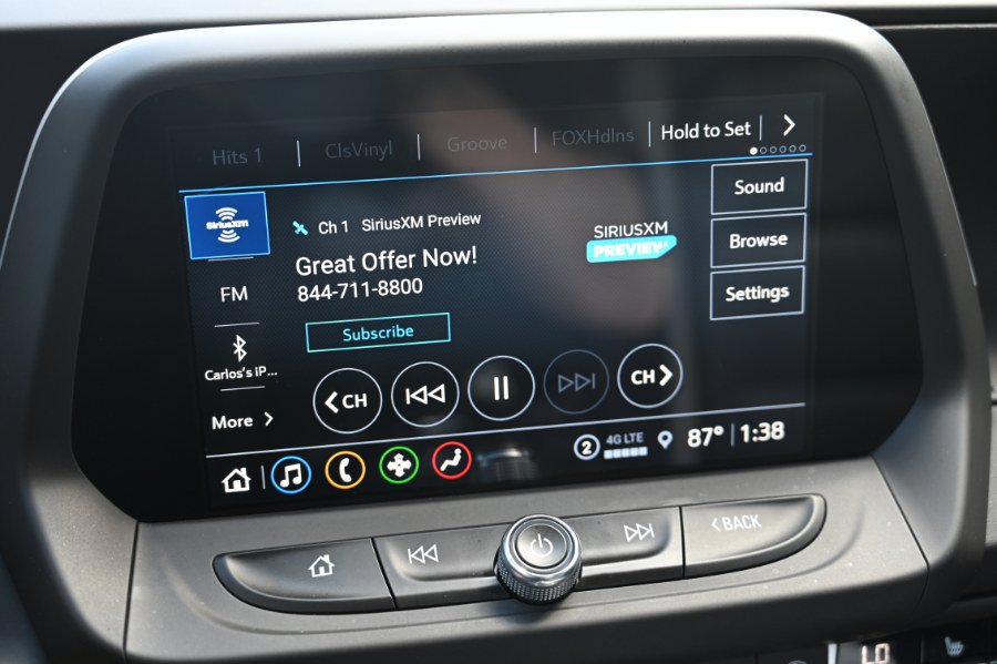 Used 2022 Chevrolet Camaro LT w/ Technology Package RWD image 23