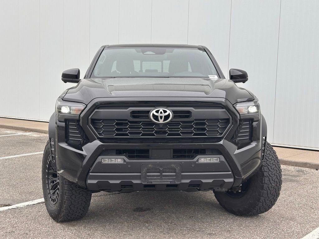 Used 2024 Toyota Tacoma TRD Off-Road w/ TRD Off Road Premium Package AWD/4WD image 7