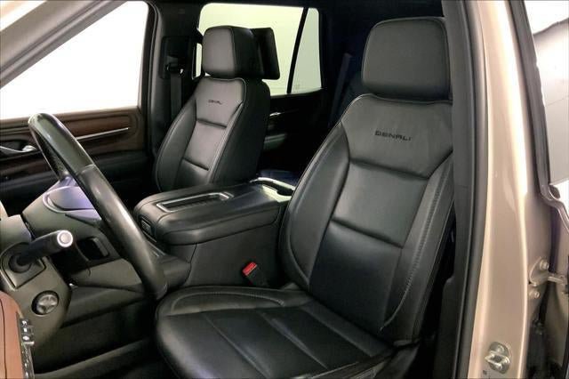 Used 2021 GMC Yukon Denali w/ Denali Premium Package AWD/4WD image 23