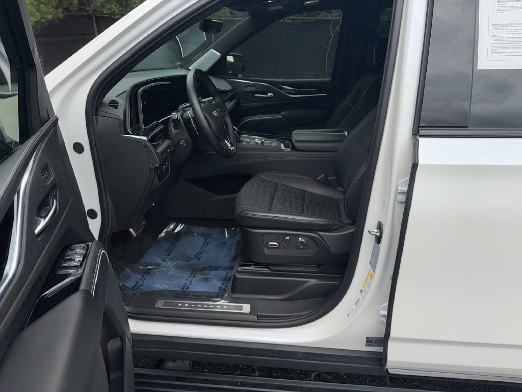 Used 2024 Cadillac Escalade ESV V w/ LPO, Floor Liner Package AWD/4WD image 13