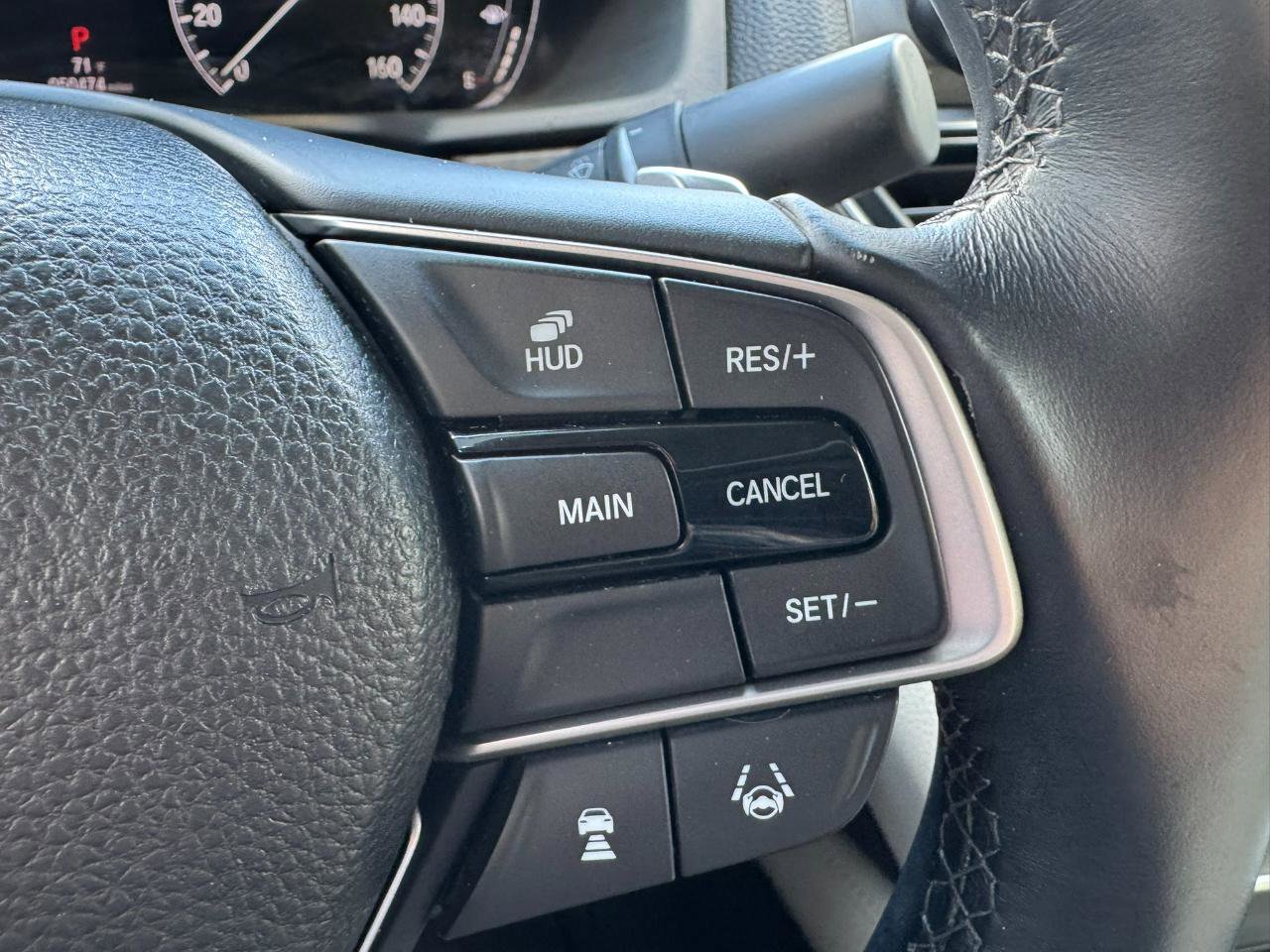 Used 2018 Honda Accord Touring image 16