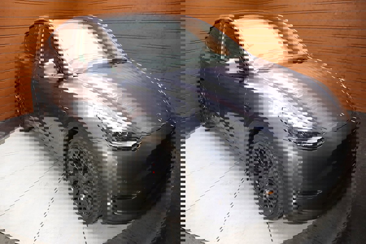 Used 2022 Tesla Model Y Performance image 14
