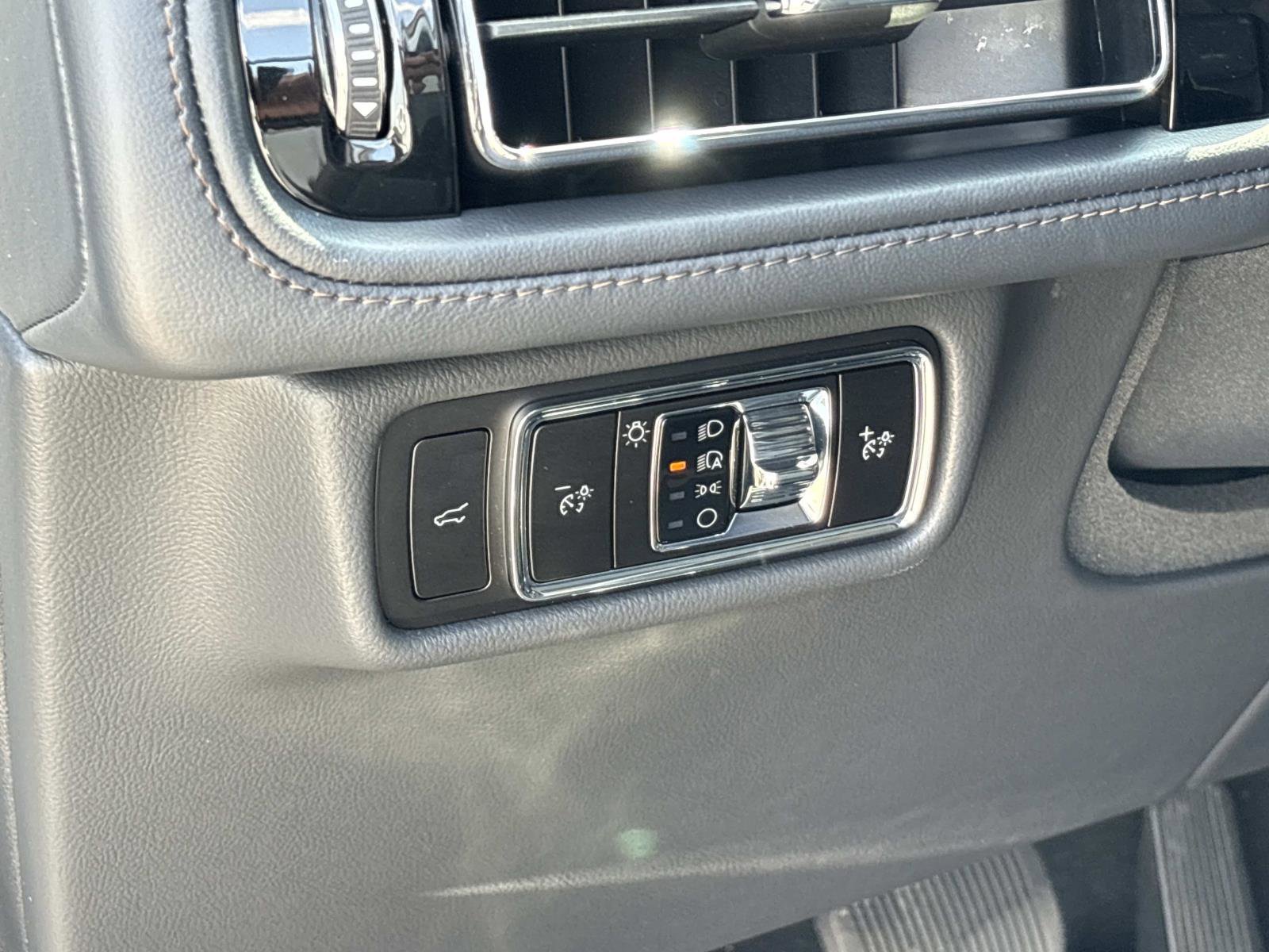 Used 2025 Lincoln Aviator Reserve w/ Equipment Group 201A AWD/4WD image 18