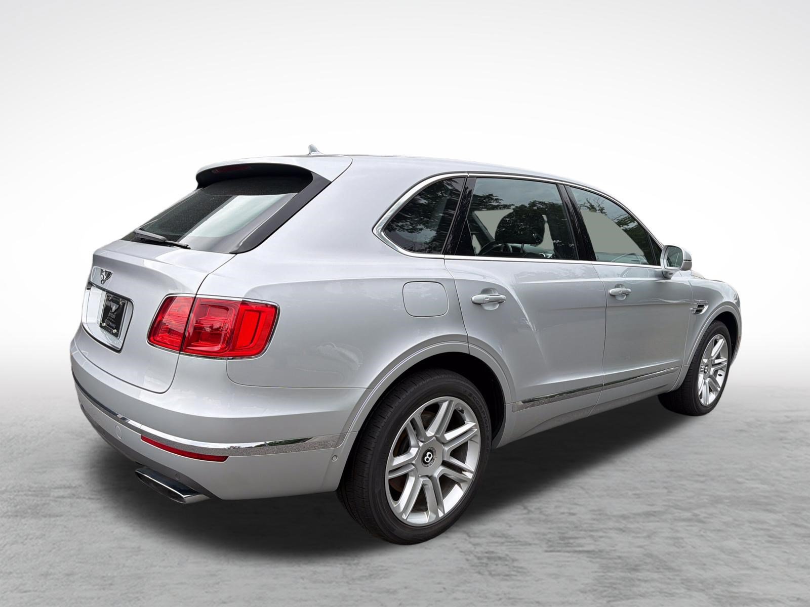 Used 2018 Bentley Bentayga AWD/4WD image 11