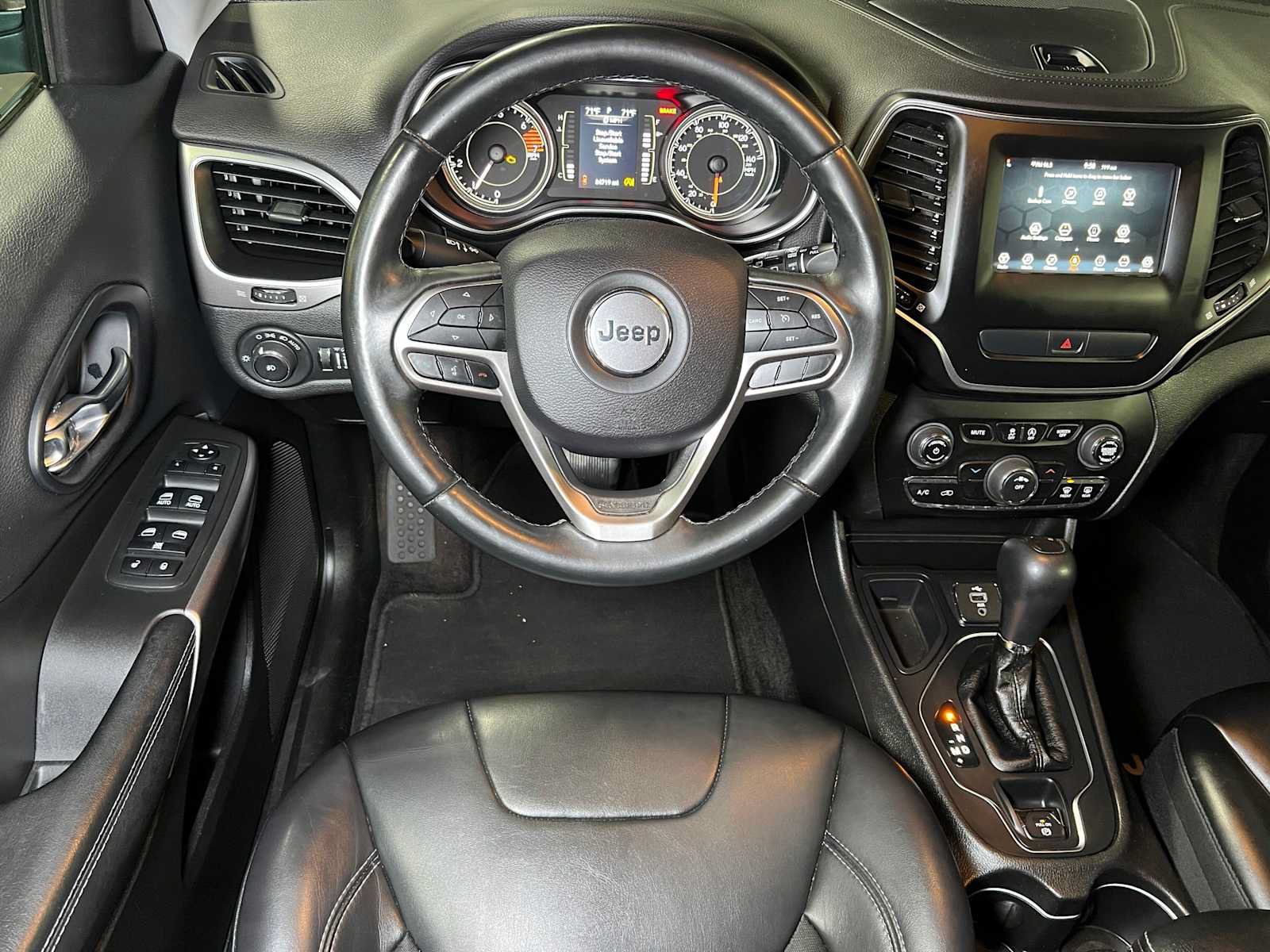 Used 2019 Jeep Cherokee Latitude Plus FWD image 42