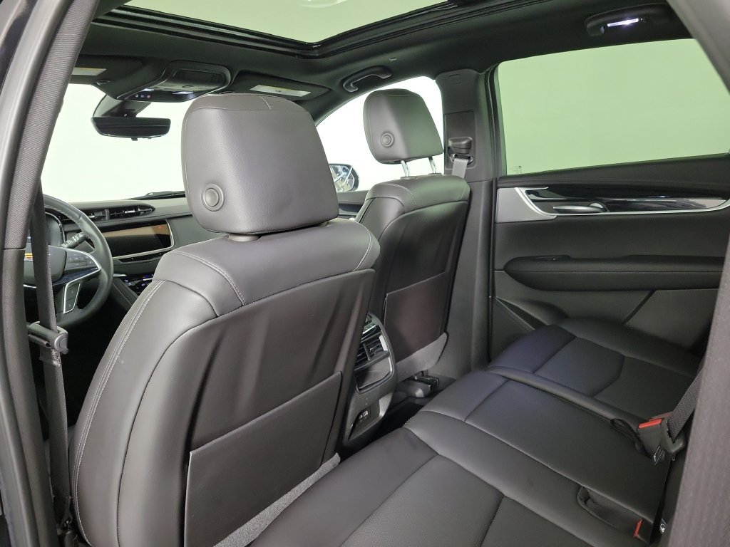 Certified 2024 Cadillac XT5 Premium Luxury w/ Technology Package AWD/4WD image 13