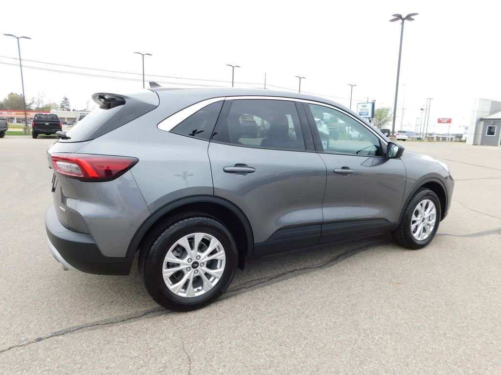 Used 2023 Ford Escape Active image 3