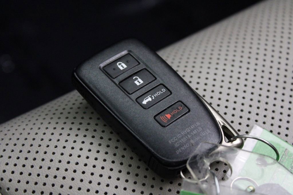 Used 2022 Lexus RX 350L Premium w/ Premium Package AWD/4WD image 28