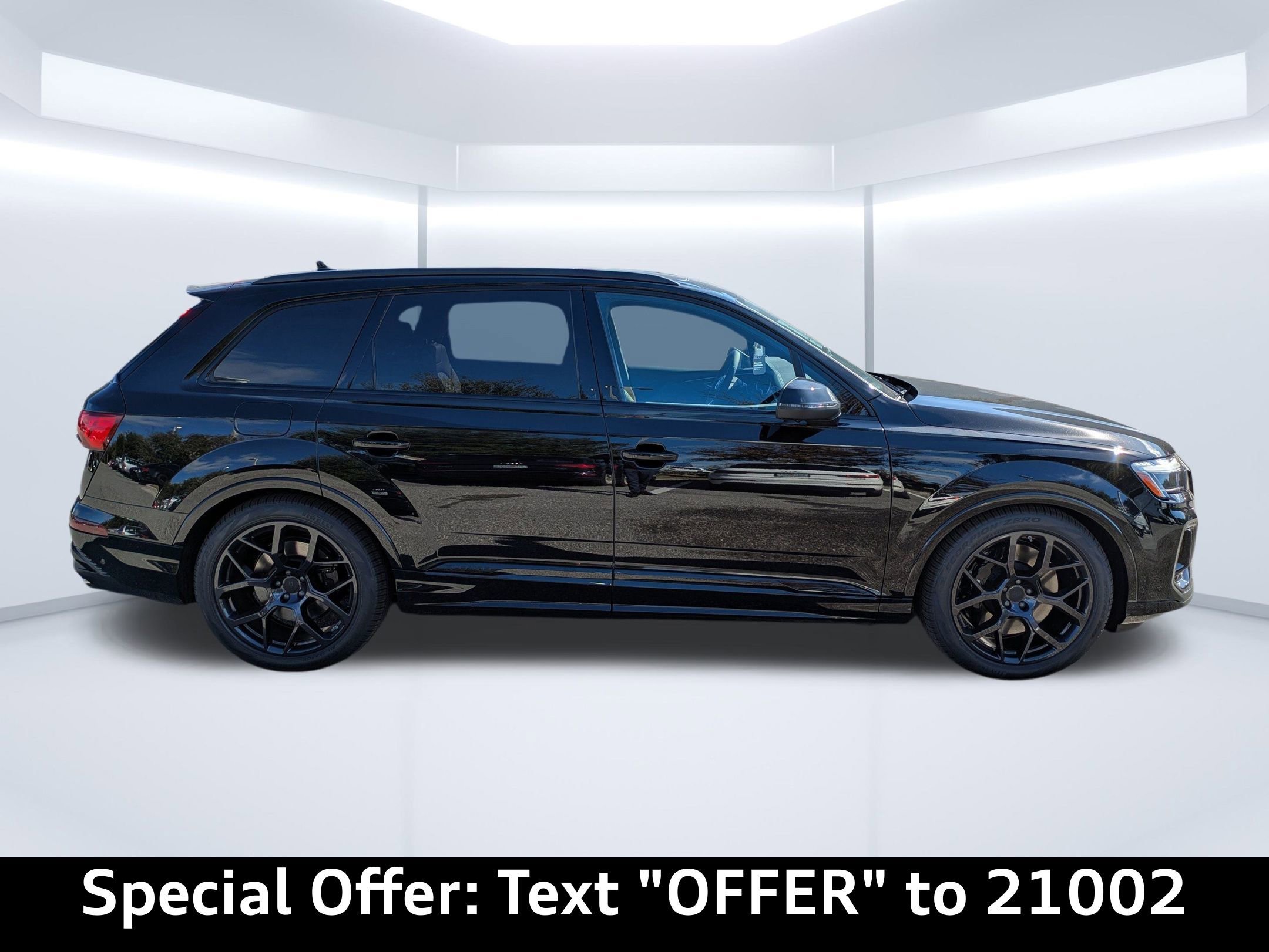New 2026 Audi SQ7 Premium Plus AWD/4WD image 2