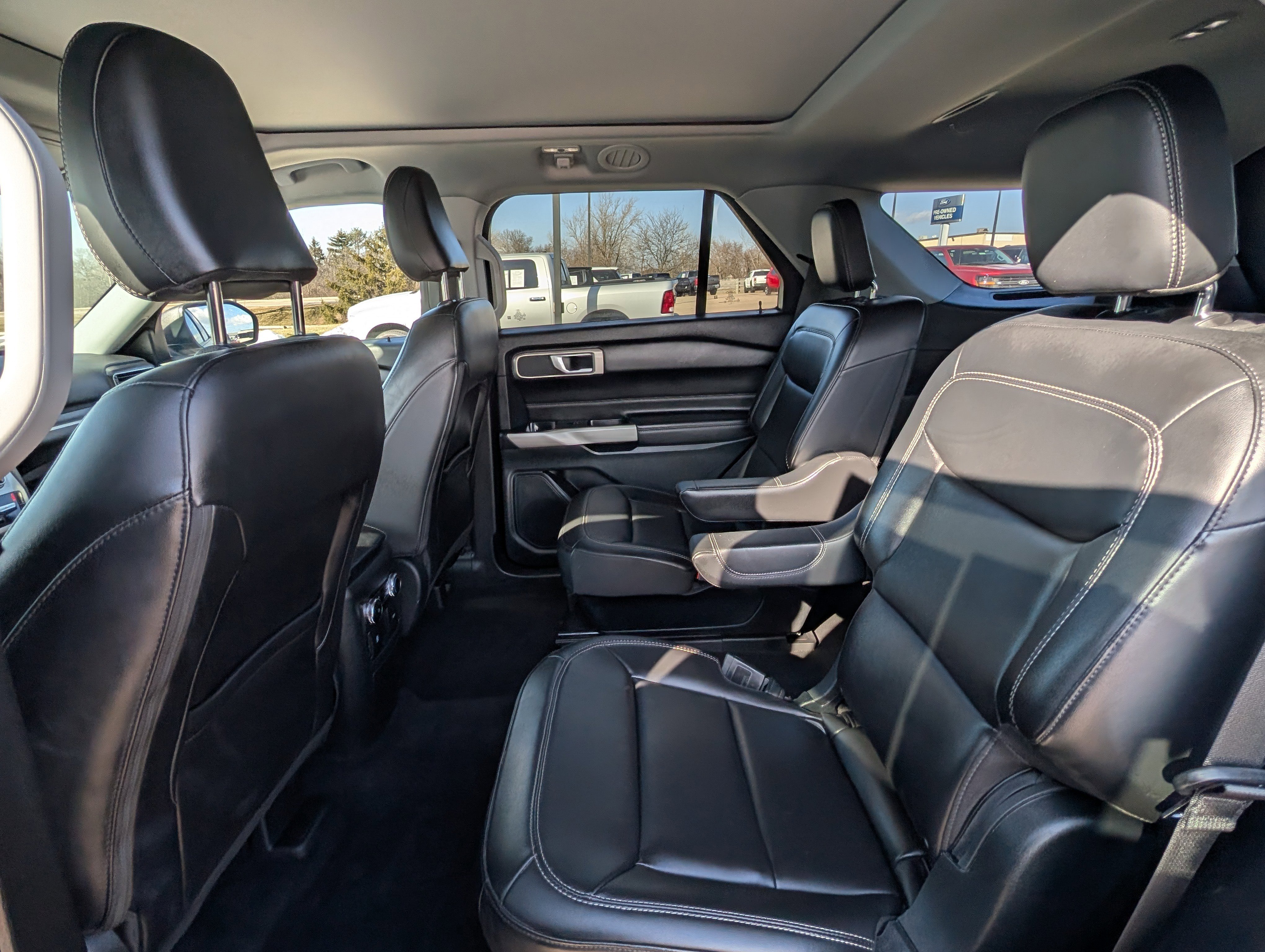 Used 2023 Ford Explorer XLT w/ Equipment Group 202A image 30