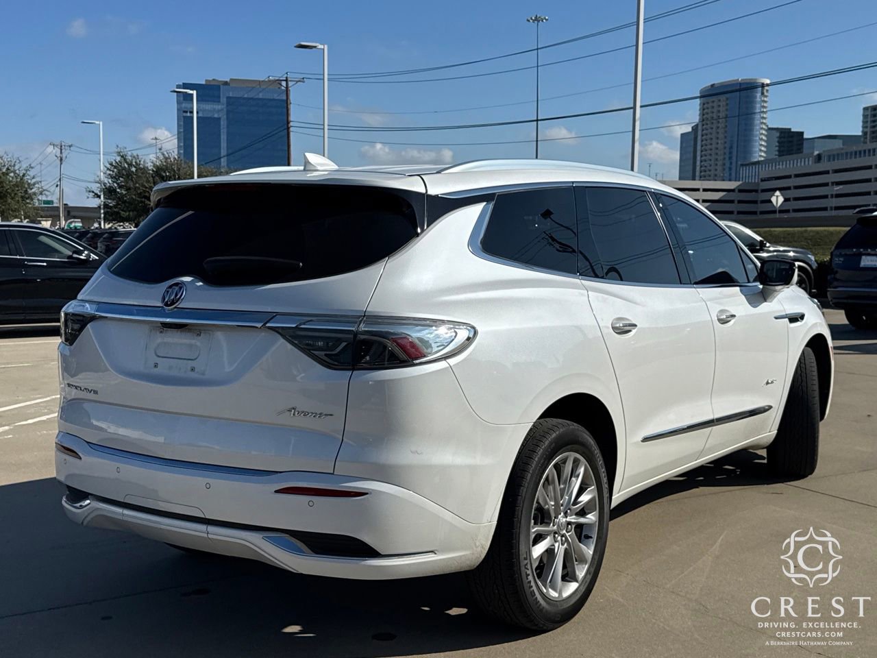 Used 2023 Buick Enclave Avenir image 5