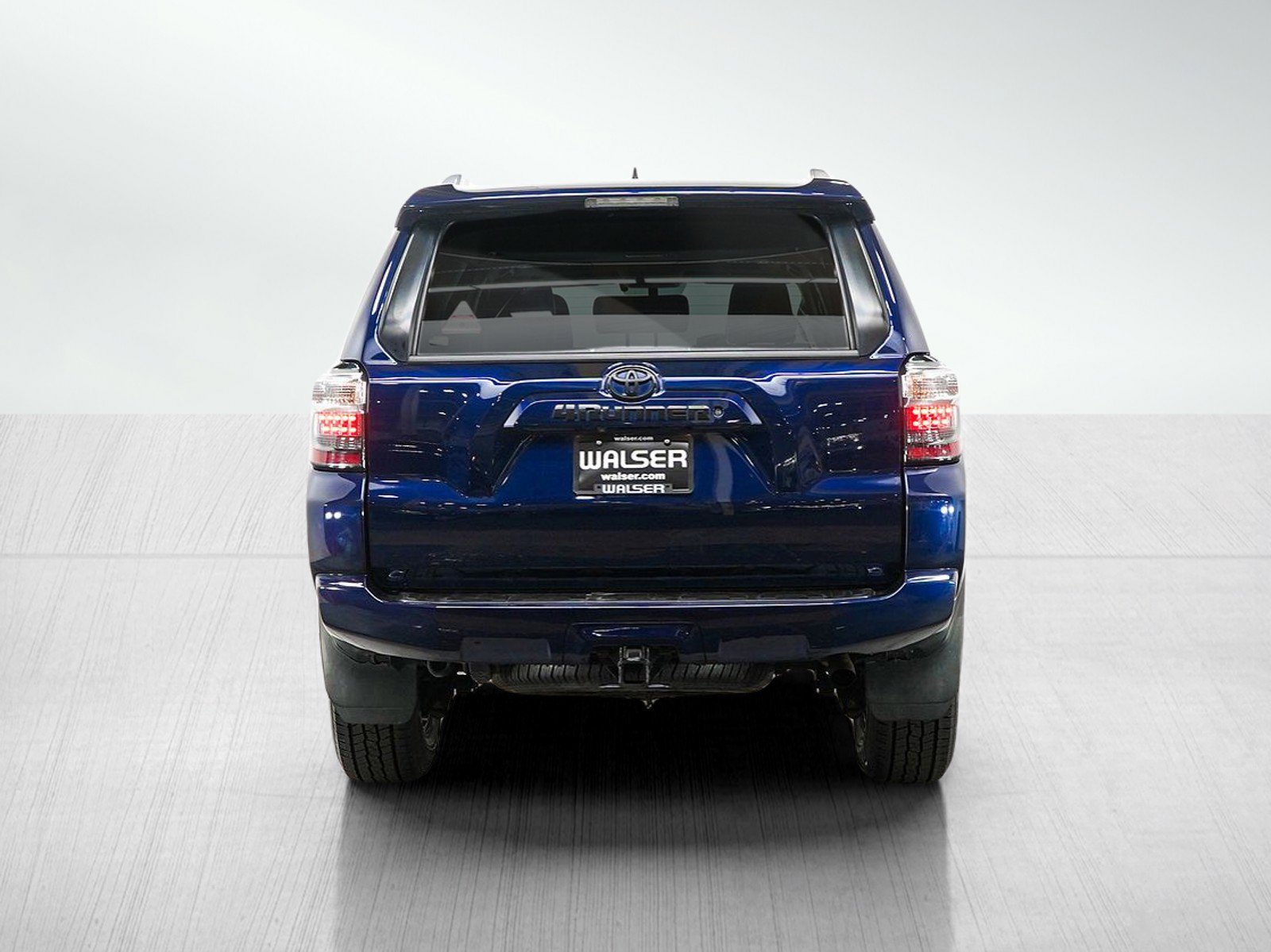 Used 2018 Toyota 4Runner SR5 Premium AWD/4WD image 4
