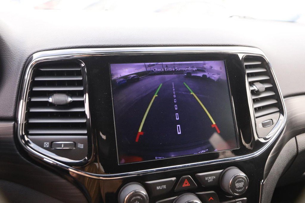 Used 2020 Jeep Grand Cherokee Altitude RWD image 18