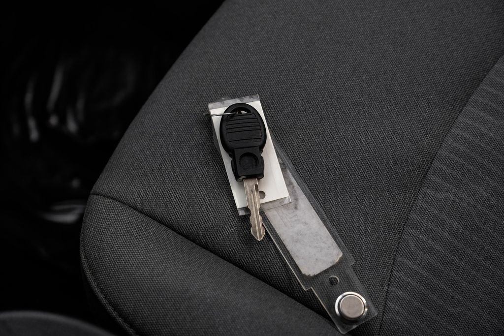 Used 2021 RAM 1500 Classic SLT image 54