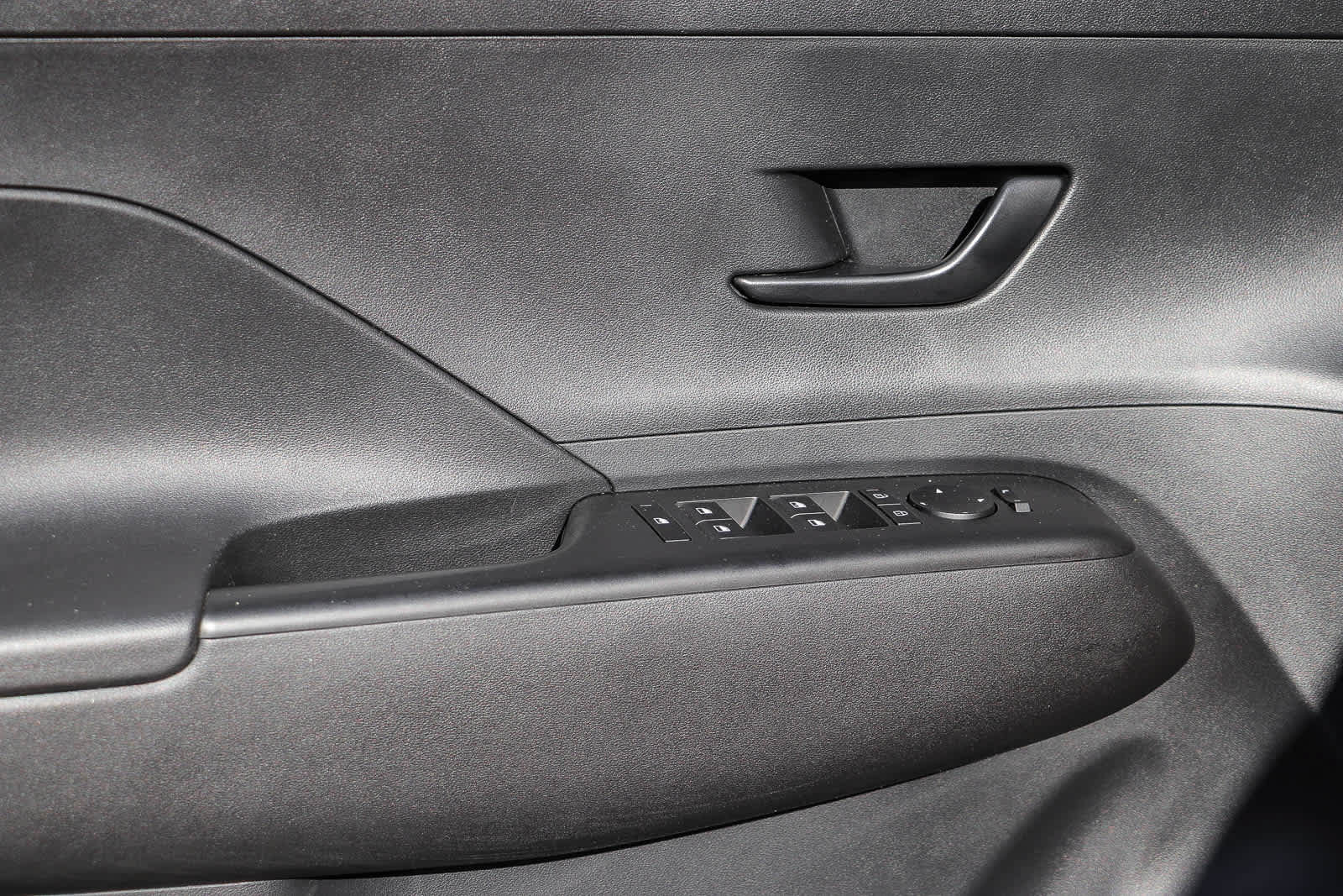 Certified 2024 Hyundai Kona SEL FWD image 19