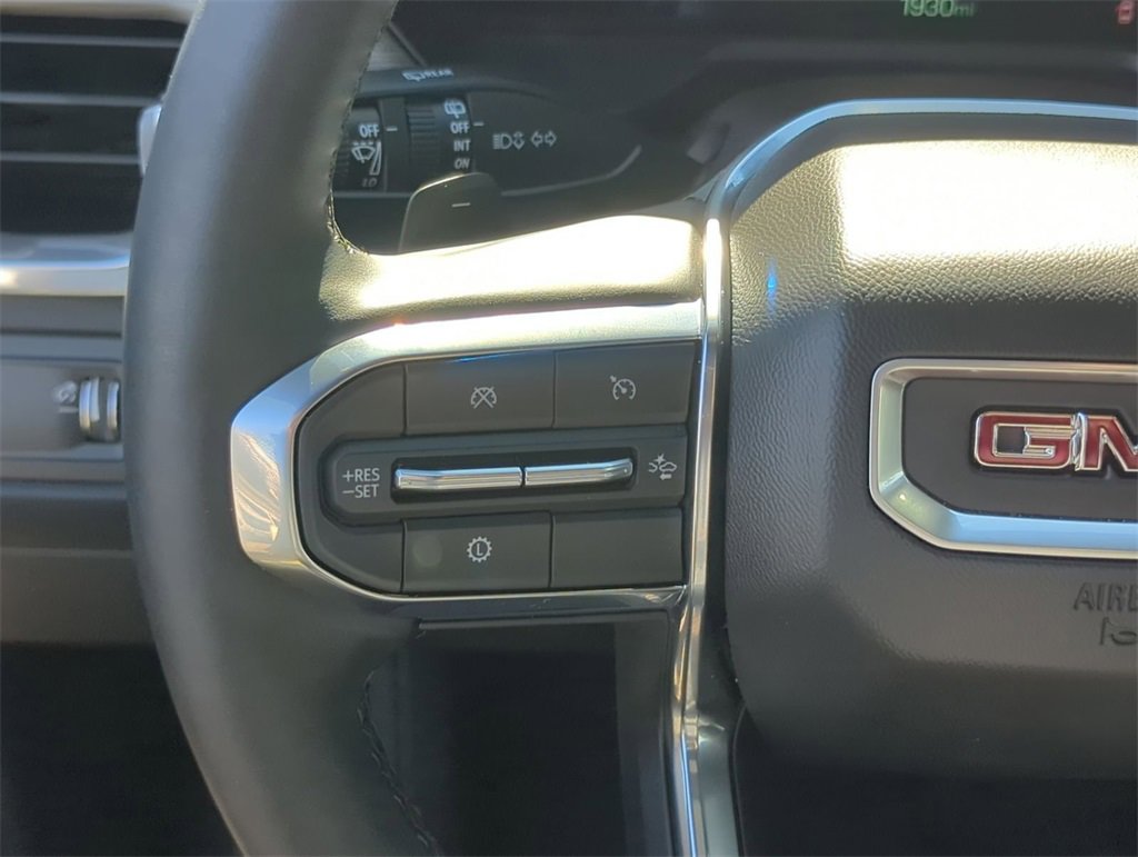 Used 2025 GMC Acadia Elevation image 9