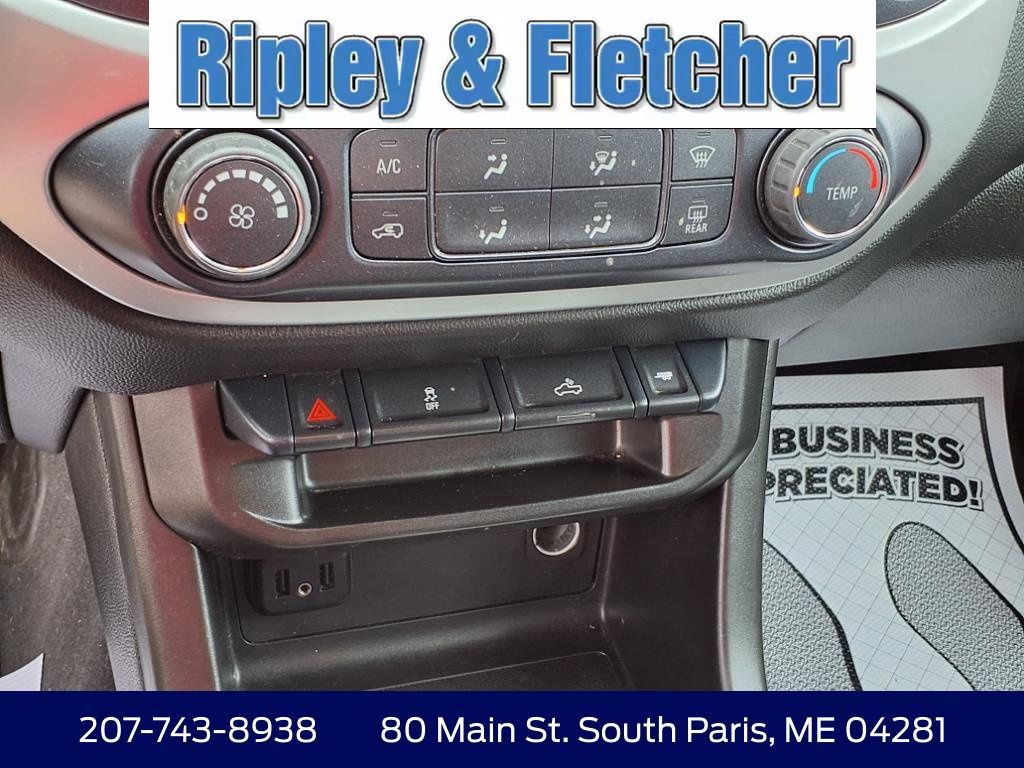 Used 2022 Chevrolet Colorado LT w/ LT Convenience Package AWD/4WD image 17