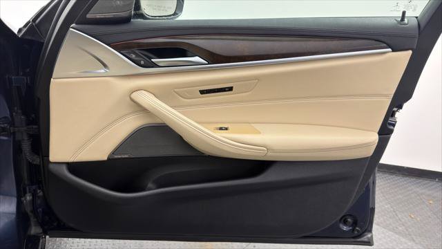 Used 2018 BMW 540i RWD image 23