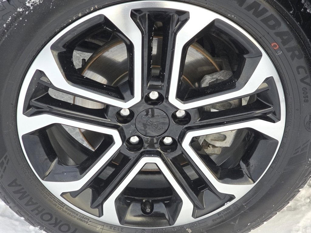 Used 2022 Jeep Compass Limited image 19