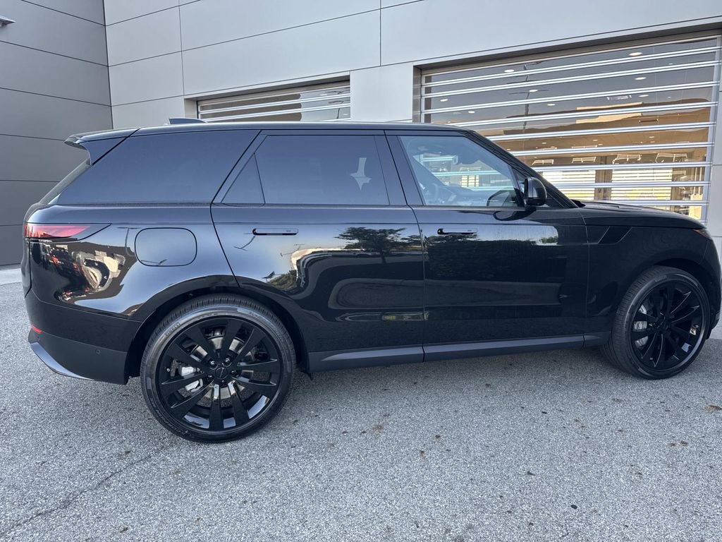 New 2026 Land Rover Range Rover Sport SE AWD/4WD image 7
