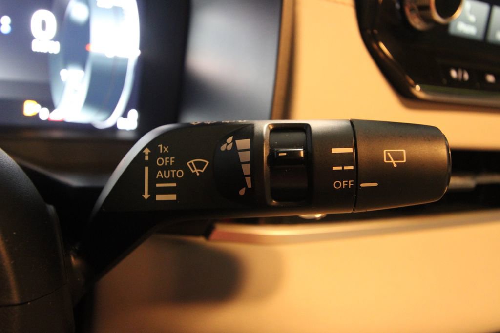 Used 2024 Mitsubishi Outlander SEL image 14