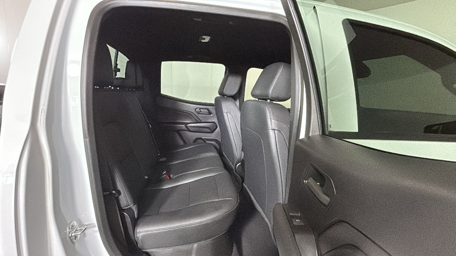 Used 2024 Chevrolet Colorado Trail Boss w/ Advanced Trailering Package AWD/4WD image 35