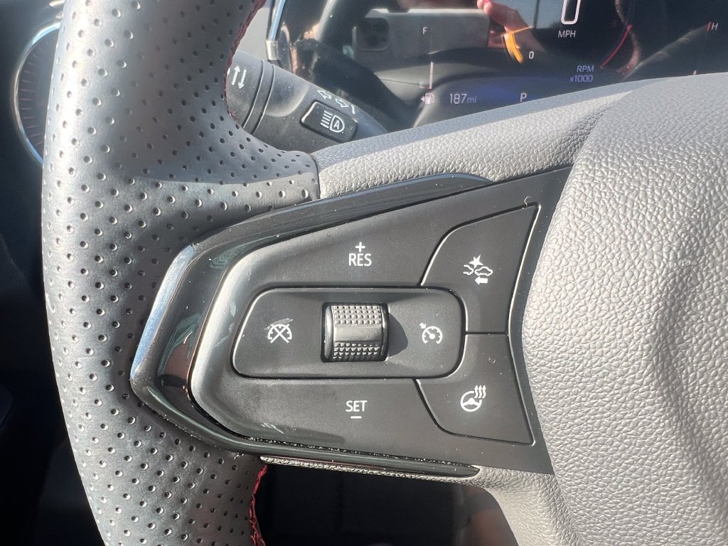 Used 2026 Chevrolet Trax RS w/ Sunroof Package FWD image 7