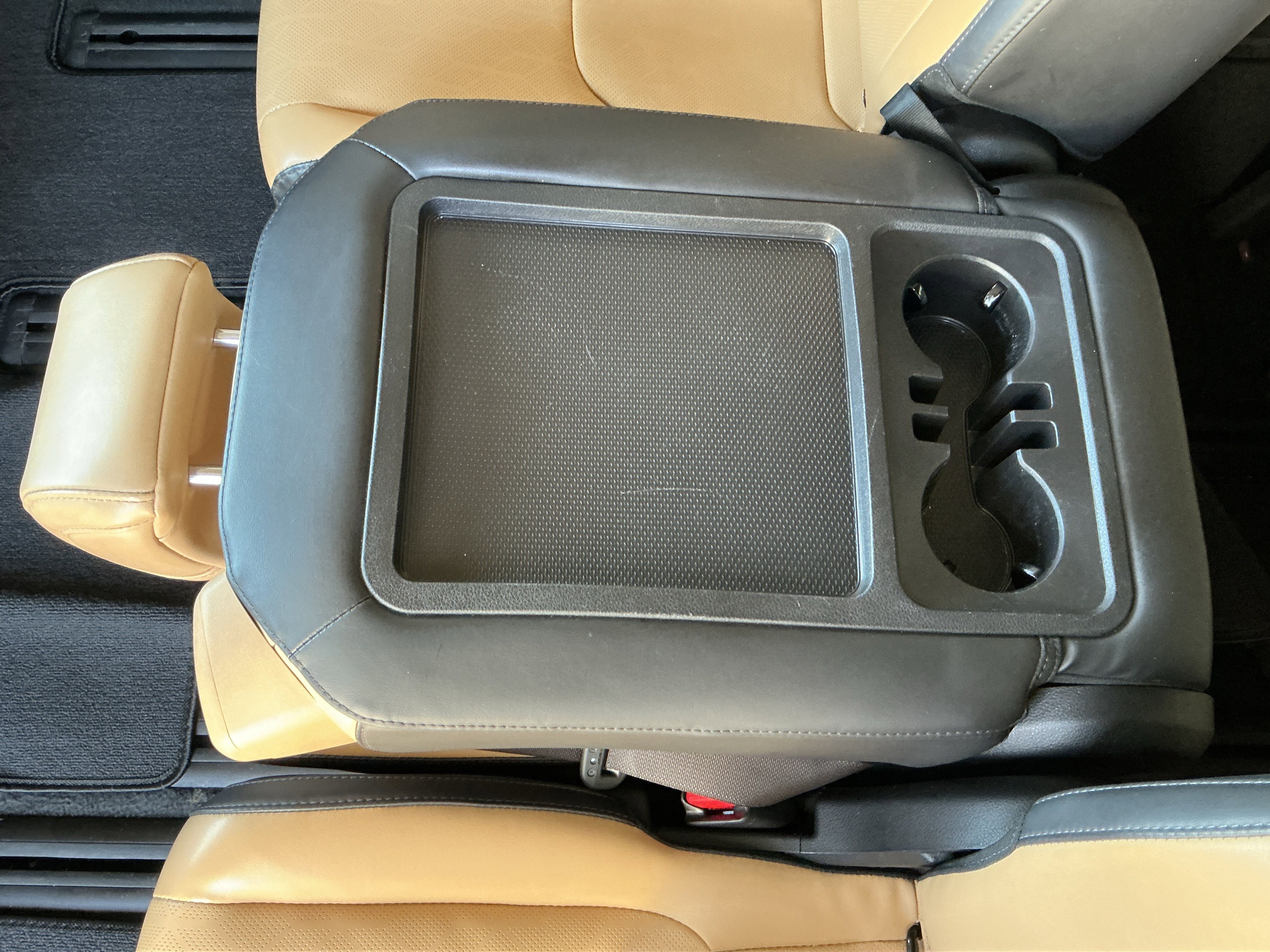 Used 2022 Kia Carnival LX image 29