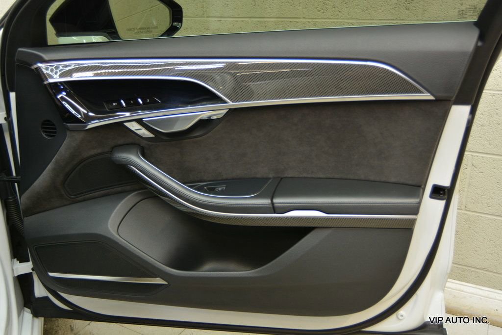 Used 2020 Audi S8 L w/ S8 Executive Package image 8