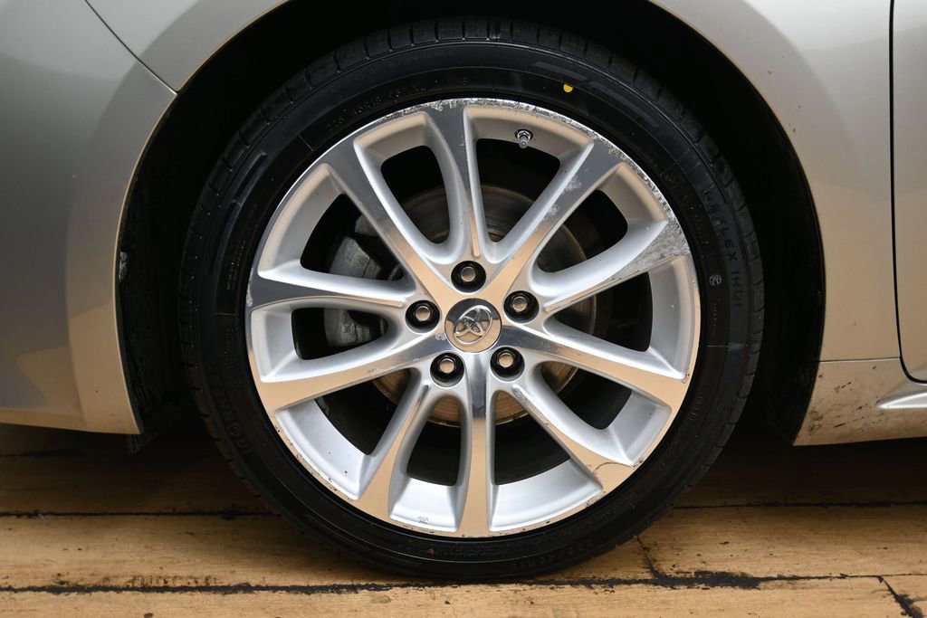 Used 2014 Toyota Avalon Limited image 9