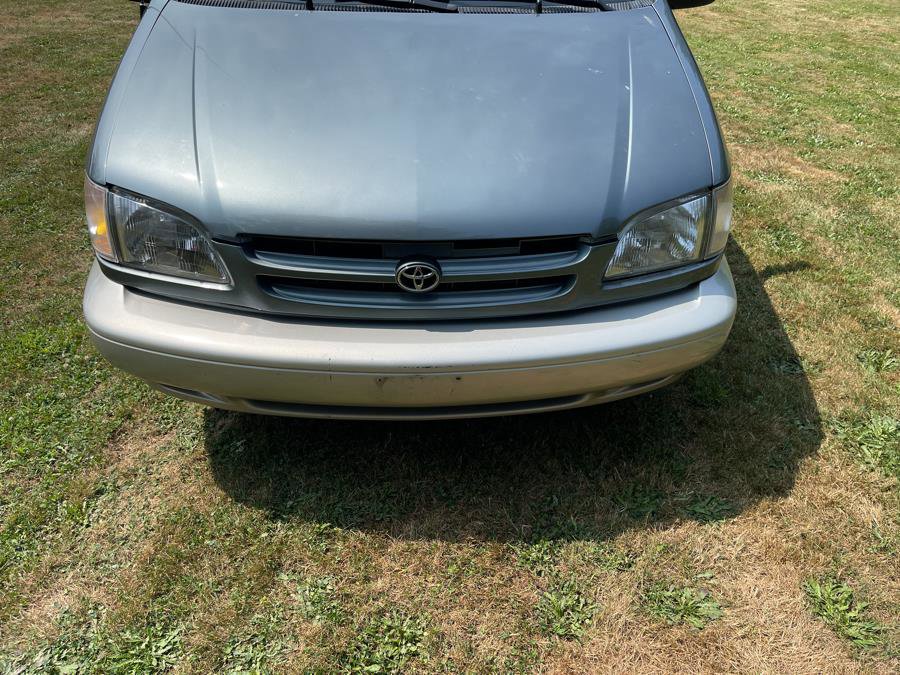 Used 1999 Toyota Sienna LE image 14