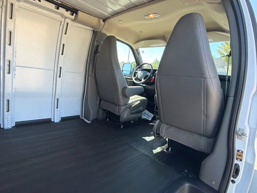 Used 2025 Chevrolet Express 2500 Extended w/ Driver Convenience Package RWD image 28