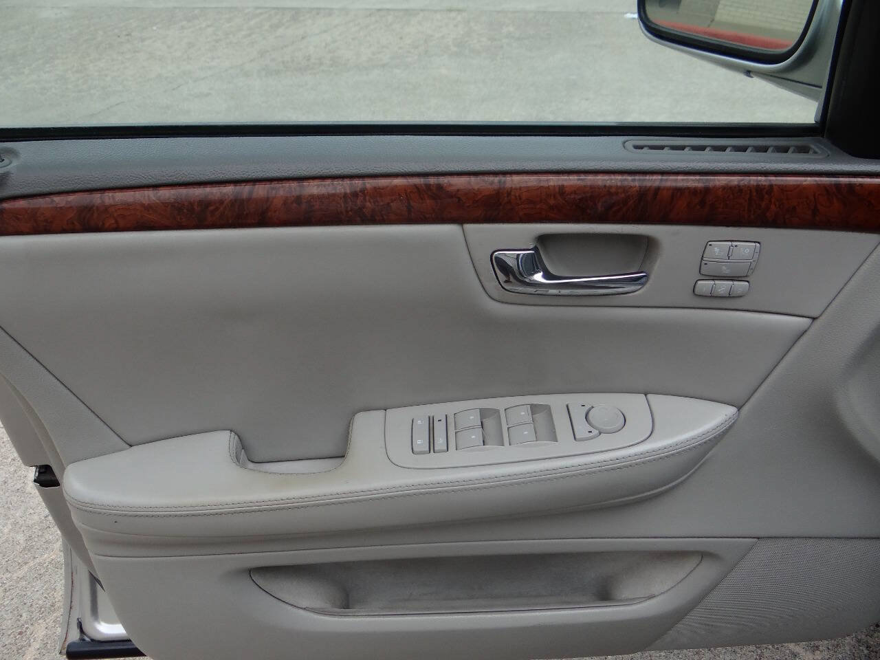 Used 2007 Cadillac DTS Luxury I w/ Sun And Sound Package FWD image 15