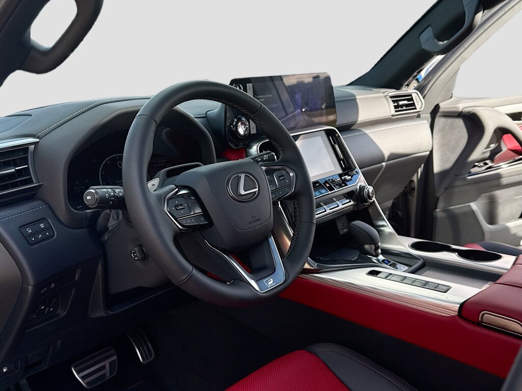 New 2025 Lexus LX 700h F Sport image 4