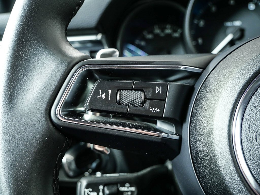 Certified 2025 Porsche Macan image 11