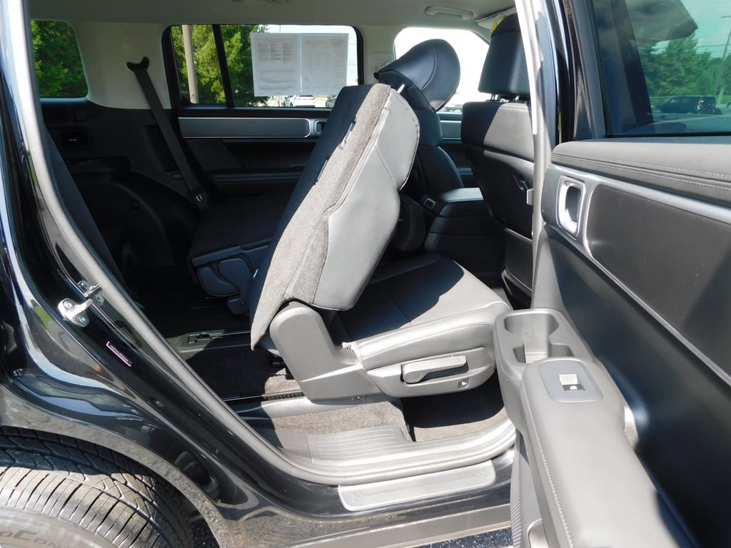 Used 2024 Hyundai Santa Fe SEL FWD image 30