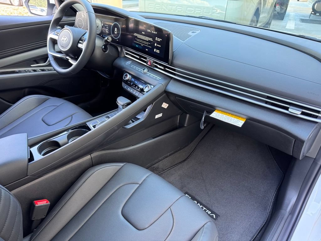 New 2026 Hyundai Elantra Limited FWD image 17