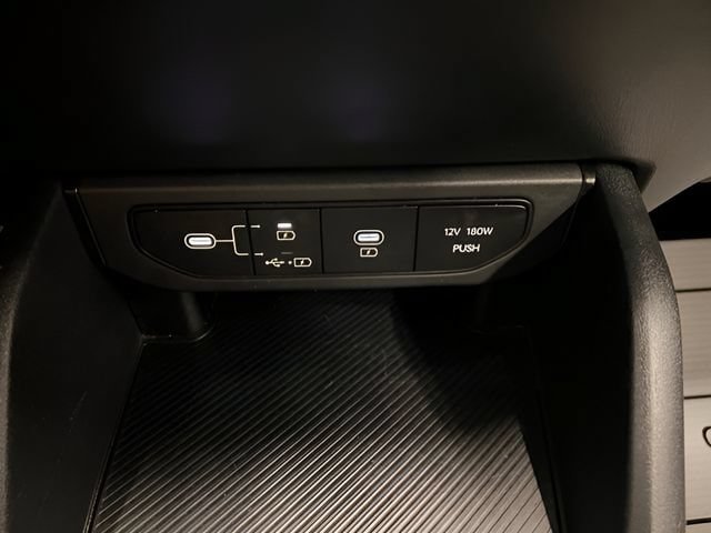 Used 2025 Kia K4 FWD image 23