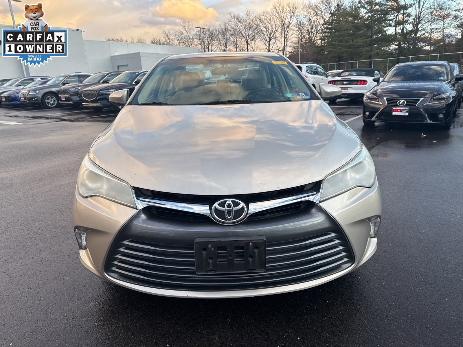 Used 2016 Toyota Camry LE image 2