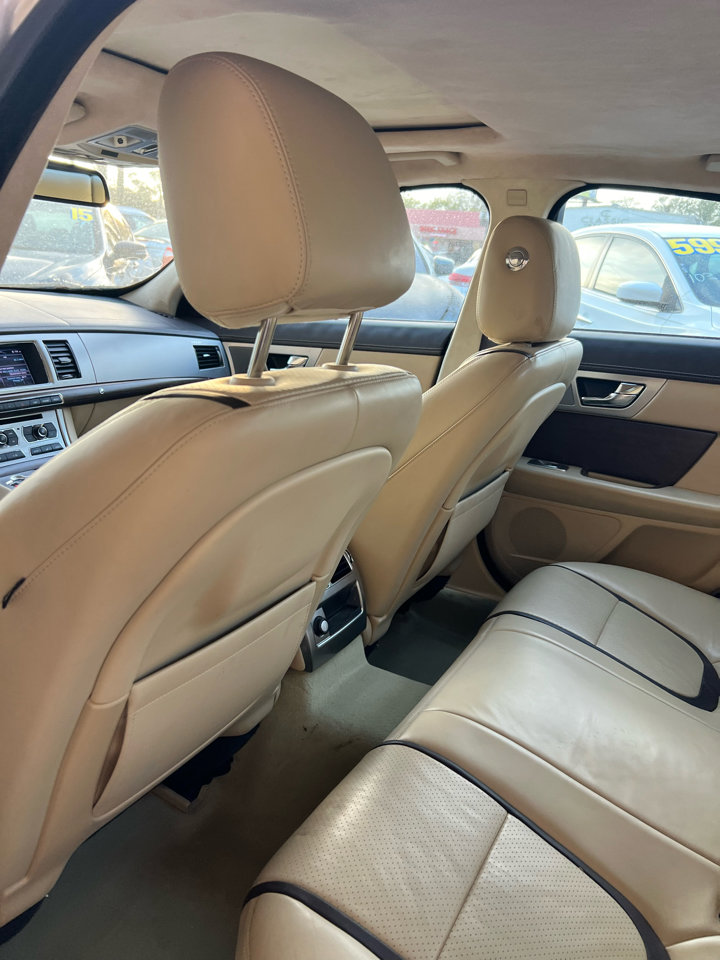 Used 2013 Jaguar XF 3.0 w/ Premium Pkg image 5
