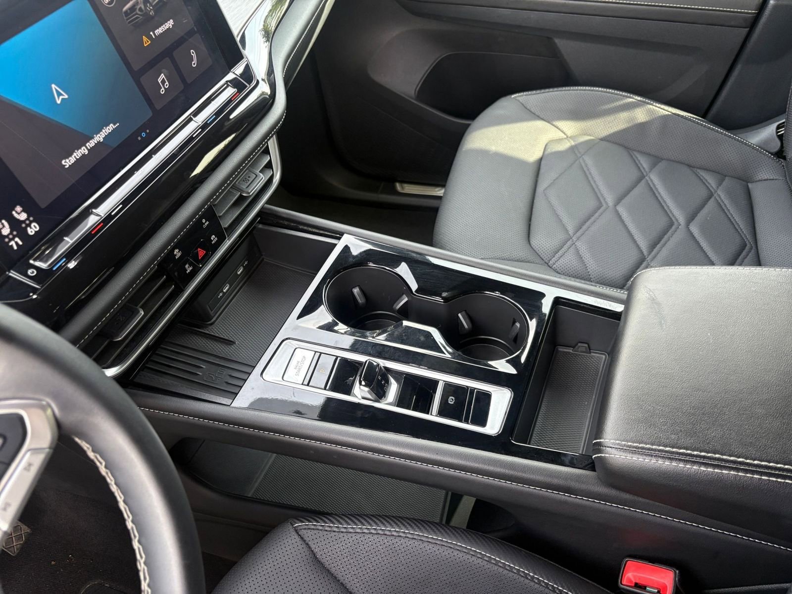 Used 2025 Volkswagen Atlas Cross Sport SE image 44